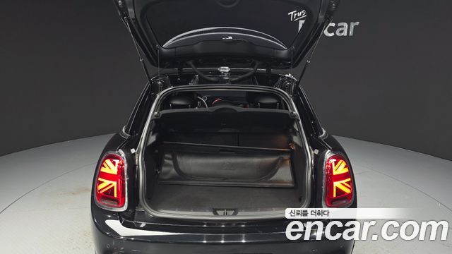 MINI Cooper S 5Door Standard 3rd 2016 — фото 20