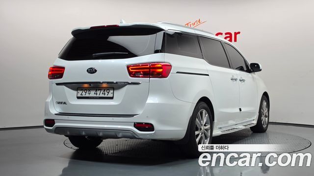Kia Carnival 9-Seater Noblesse Special 2019 — фото 2