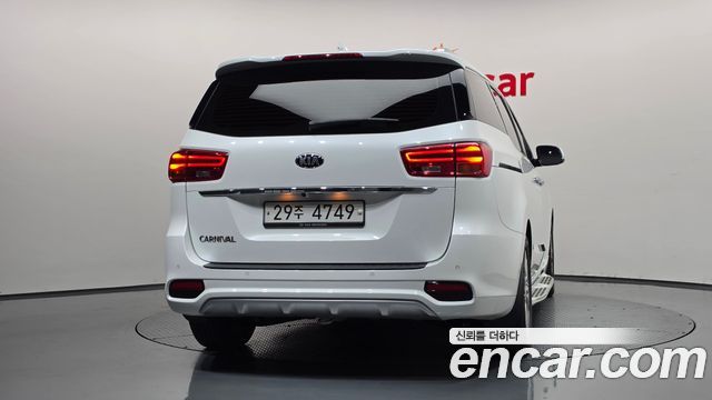 Kia Carnival 9-Seater Noblesse Special 2019 — фото 4