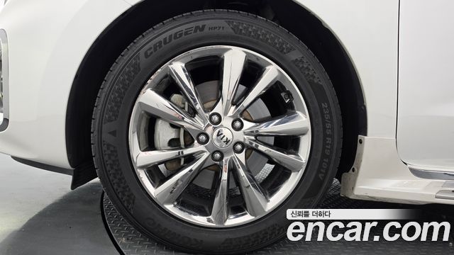 Kia Carnival 9-Seater Noblesse Special 2019 — фото 5