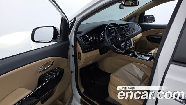 Kia Carnival 9-Seater Noblesse Special 2019 — фото 10