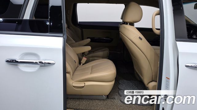 Kia Carnival 9-Seater Noblesse Special 2019 — фото 11