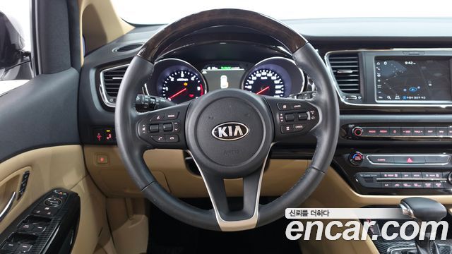 Kia Carnival 9-Seater Noblesse Special 2019 — фото 13