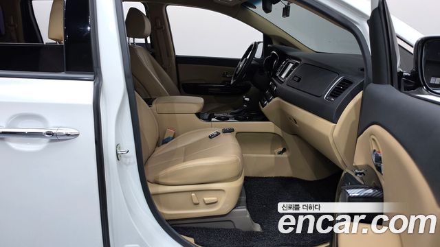 Kia Carnival 9-Seater Noblesse Special 2019 — фото 26