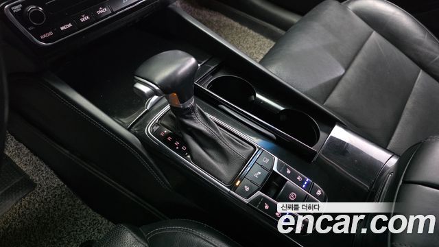 Kia K7 Hybrid Noblesse 2017 — фото 9