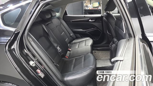 Kia K7 Hybrid Noblesse 2017 — фото 12