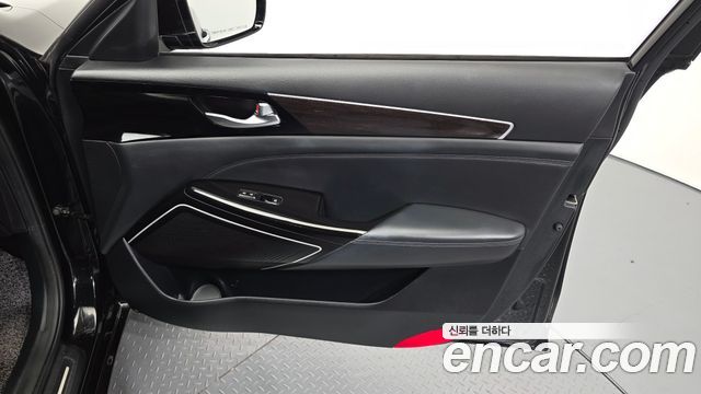 Kia K7 Hybrid Noblesse 2017 — фото 24