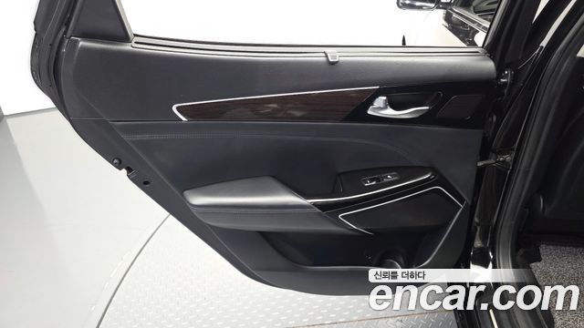 Kia K7 Hybrid Noblesse 2017 — фото 25