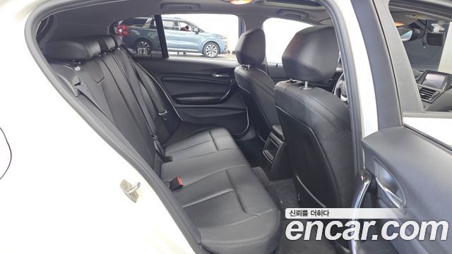 BMW 1 Series (F20) 118d Sport 5Door 2015 — фото 12