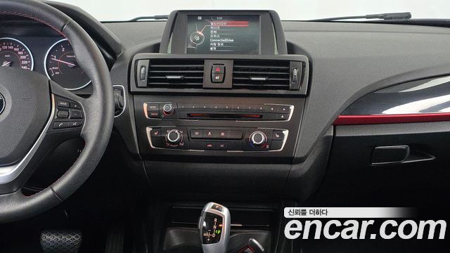 BMW 1 Series (F20) 118d Sport 5Door 2015 — фото 14