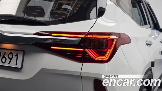 Kia Seltos Gasoline 1.6 Turbo 4WD Gravity 2022 — фото 23