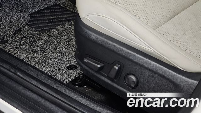 Kia Seltos Gasoline 1.6 Turbo 4WD Gravity 2022 — фото 32