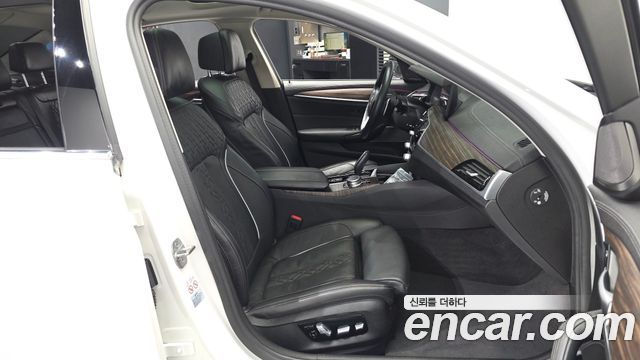 BMW 5 Series (G30) 530e Luxury 2022 — фото 15
