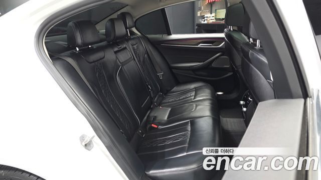 BMW 5 Series (G30) 530e Luxury 2022 — фото 16