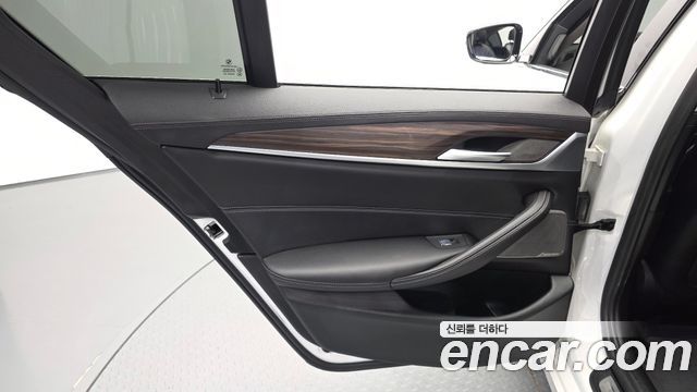 BMW 5 Series (G30) 530e Luxury 2022 — фото 31