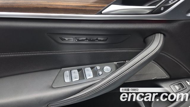 BMW 5 Series (G30) 530e Luxury 2022 — фото 38