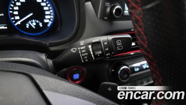 Hyundai Kona 1.6 Turbo 2WD FLUX Premium Special 2018 — фото 32