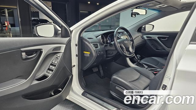 Hyundai Avante 1.6 GDi Modern Standard 2014 — фото 10