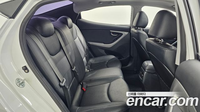 Hyundai Avante 1.6 GDi Modern Standard 2014 — фото 12
