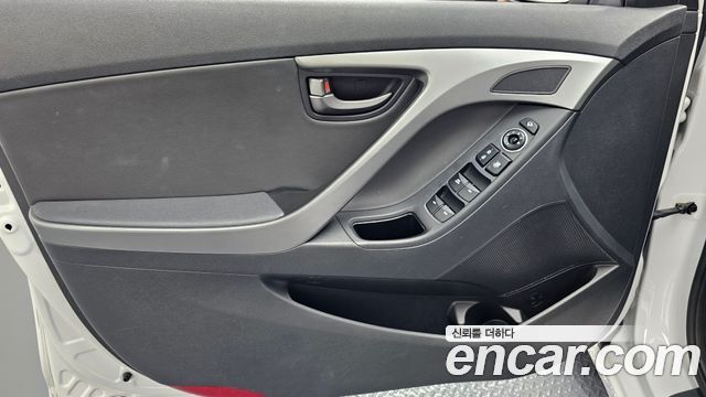 Hyundai Avante 1.6 GDi Modern Standard 2014 — фото 24