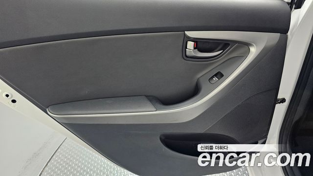 Hyundai Avante 1.6 GDi Modern Standard 2014 — фото 25