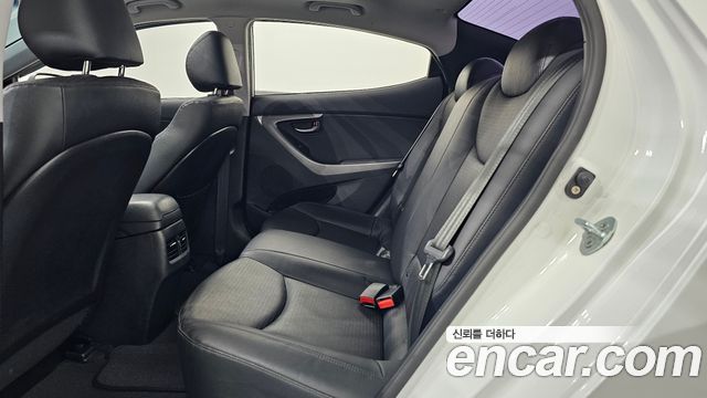 Hyundai Avante 1.6 GDi Modern Standard 2014 — фото 26