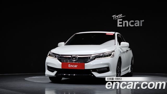 Honda Accord 2.0 Hybrid 9th 2017 — фото 3