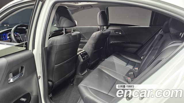 Honda Accord 2.0 Hybrid 9th 2017 — фото 12
