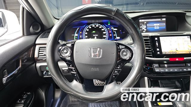 Honda Accord 2.0 Hybrid 9th 2017 — фото 13