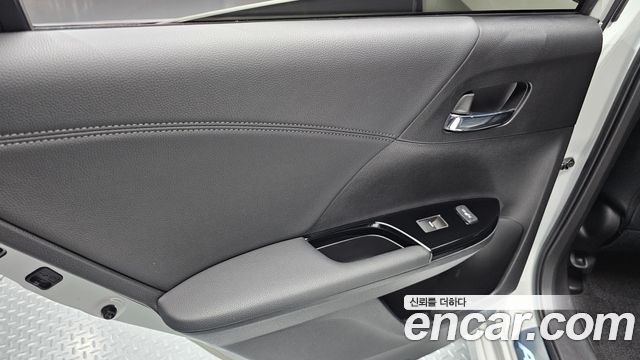 Honda Accord 2.0 Hybrid 9th 2017 — фото 25