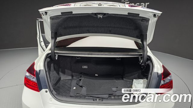 Honda Accord 2.0 Hybrid 9th 2017 — фото 33