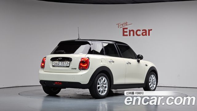 MINI Cooper 5Door Standard 3rd 2018 — фото 2