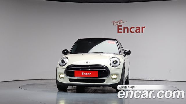 MINI Cooper 5Door Standard 3rd 2018 — фото 3