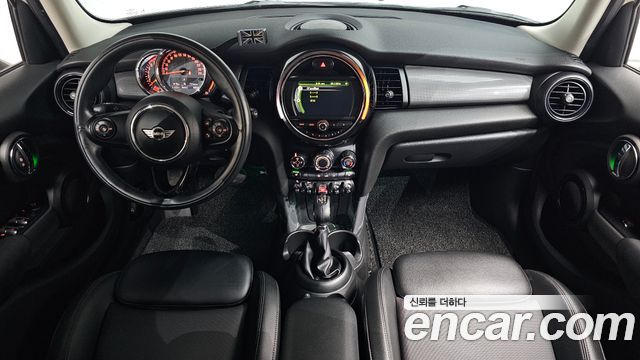MINI Cooper 5Door Standard 3rd 2018 — фото 7