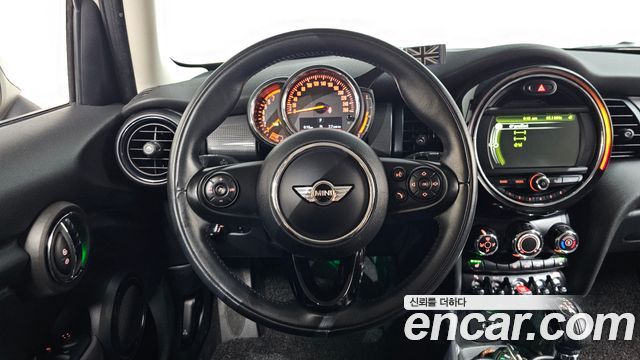 MINI Cooper 5Door Standard 3rd 2018 — фото 13