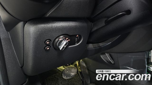 MINI Cooper 5Door Standard 3rd 2018 — фото 16