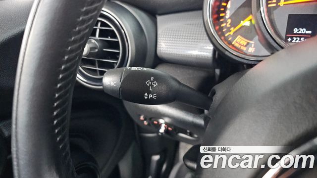 MINI Cooper 5Door Standard 3rd 2018 — фото 17