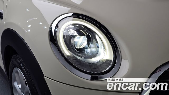 MINI Cooper 5Door Standard 3rd 2018 — фото 22