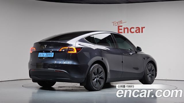 Tesla Model Y Long Range AWD 2024 — фото 2