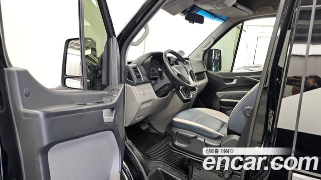Hyundai Solati 15-seater Luxury 2025 — фото 10