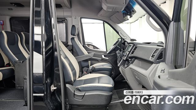 Hyundai Solati 15-seater Luxury 2025 — фото 11