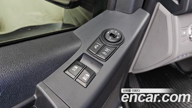 Hyundai Solati 15-seater Luxury 2025 — фото 32
