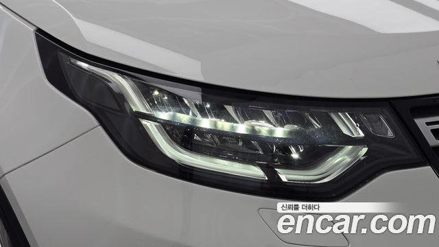 Land Rover Discovery 5 3.0 SD6 HSE Luxury 2019 — фото 22