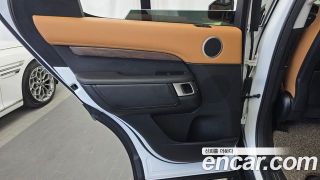 Land Rover Discovery 5 3.0 SD6 HSE Luxury 2019 — фото 25