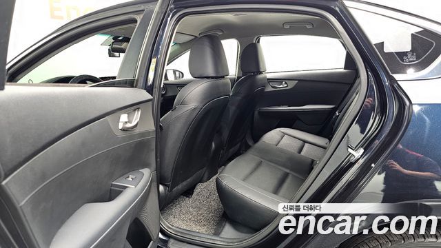 Kia K3 Luxury 2020 — фото 11