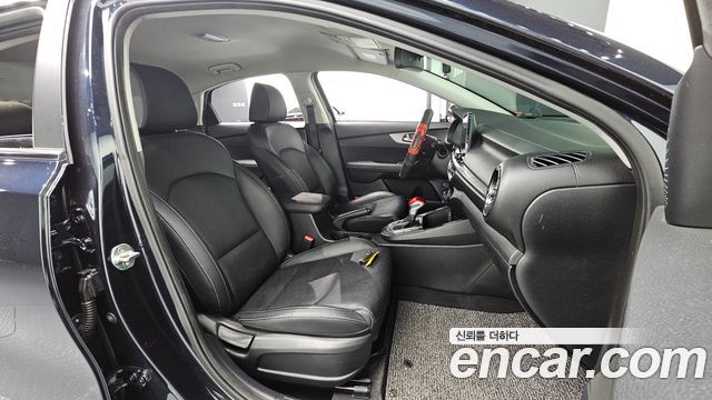 Kia K3 Luxury 2020 — фото 26