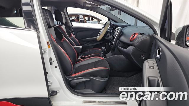 Renault Korea Clio Intens 2018 — фото 11