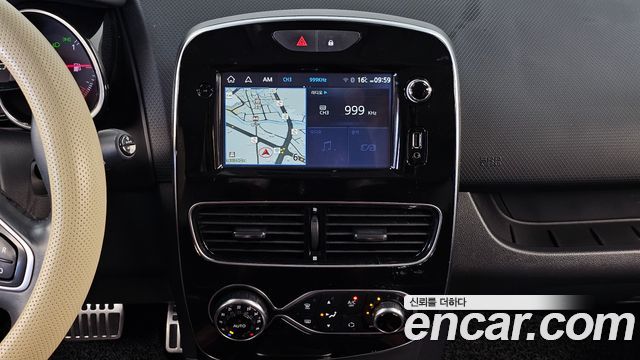 Renault Korea Clio Intens 2018 — фото 14