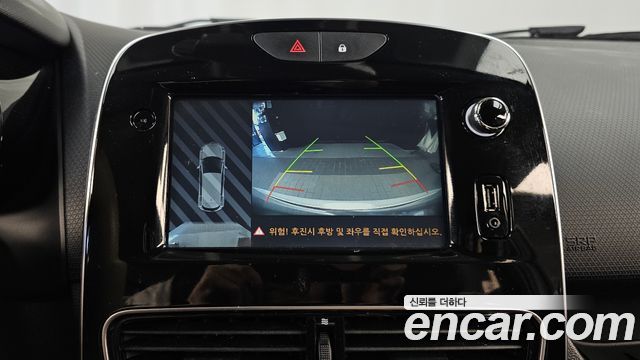 Renault Korea Clio Intens 2018 — фото 15