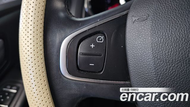 Renault Korea Clio Intens 2018 — фото 17